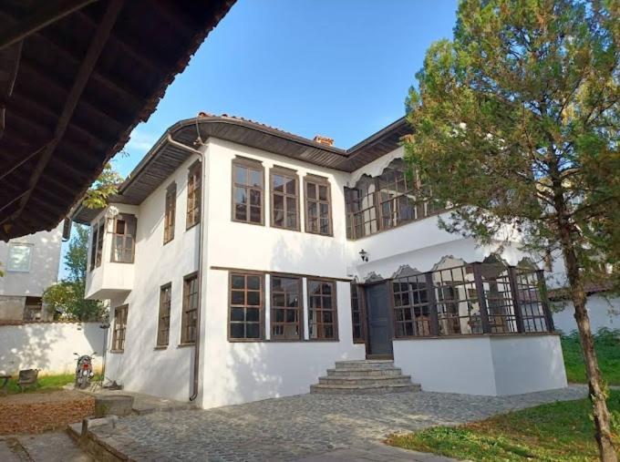 Friendly Rent Apartment Prishtinë Ngoại thất bức ảnh