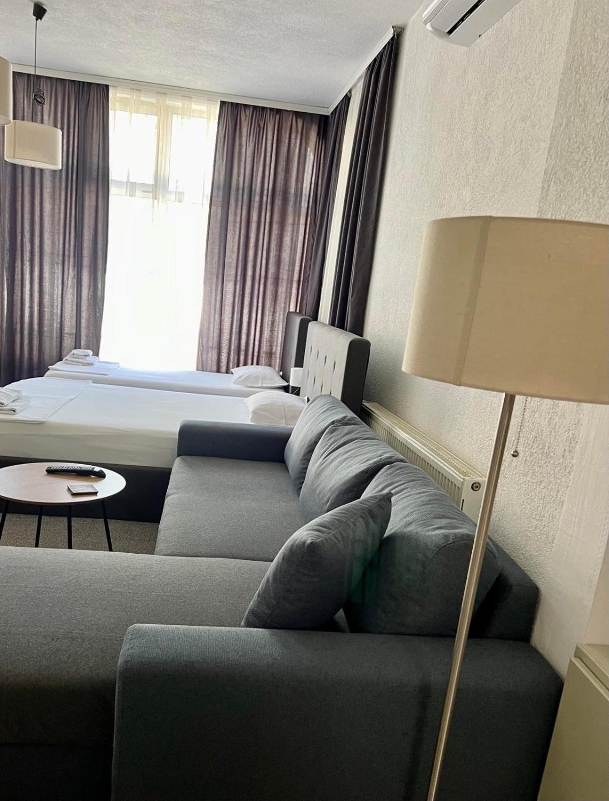 Friendly Rent Apartment Prishtinë Ngoại thất bức ảnh