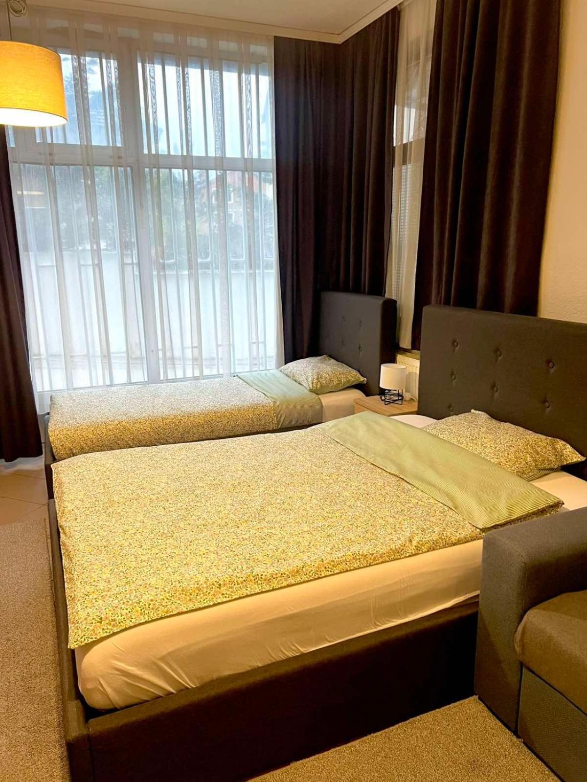 Friendly Rent Apartment Prishtinë Ngoại thất bức ảnh